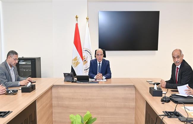 وزير الري يؤكد أهمية أعمال صيانة وتطوير منظومة المراقبة والتشغيل بالسد العالي