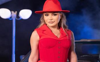 نوال الزغبي بإطلالة باللون الأحمر