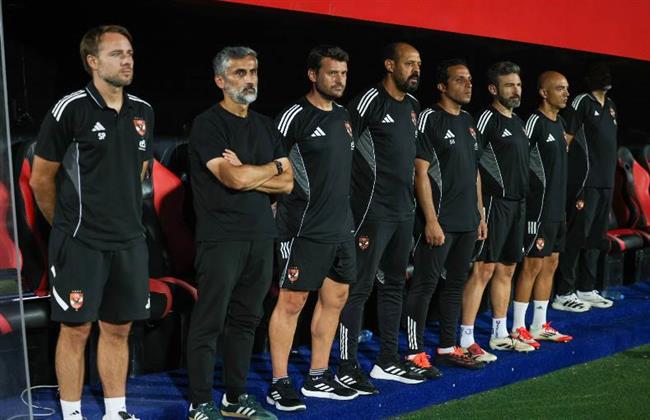 الأهلي يحصل على كارنيهات جهازه الفني بعد تقديم رخص التدريب