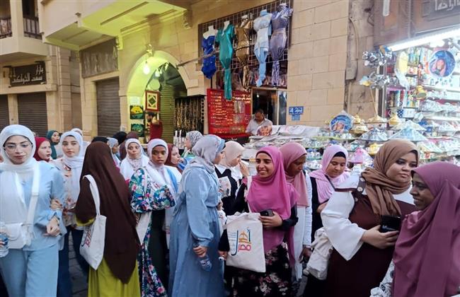 «أهل مصر».. شارع المعز يحتضن أولى جولات الملتقى الثقافي لفنون الفتاة والمرأة الحدودية