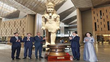 رئيس فيتنام يزور المتحف المصري الكبير وأهرامات الجيزة ويشيد بروعة الحضارة المصرية