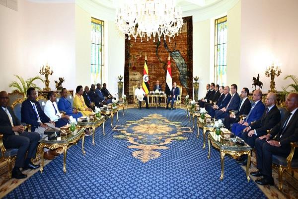 مذكرات تفاهم واجتماع مغلق.. تفاصيل لقاء الرئيس السيسي بنظيره الأوغندي 