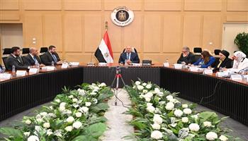 كامل الوزير يبحث مع كبار المصنعين سبل تعميق صناعة السيارات والصناعات المغذية في مصر