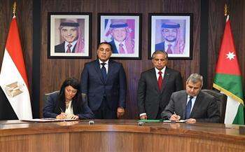 رئيسا وزراء مصر والأردن يشهدان توقيع 10 وثائق في مجالات تخدم تعزيز التعاون الثنائي بين البلدين