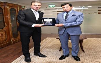 وزير الشئون النيابية يثمن جهود وزارة الشباب والرياضة في تلبية طلبات النواب