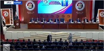 رئيس الوطنية للانتخابات يوجه التحية لزميلتين لرفضهما مغادرة اللجنة رغم إصابتهما 