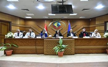 نائب وزير الصحة تستعرض المؤشرات السكانية وخطط التنمية لتعزيز الأهداف الصحية والسكانية
