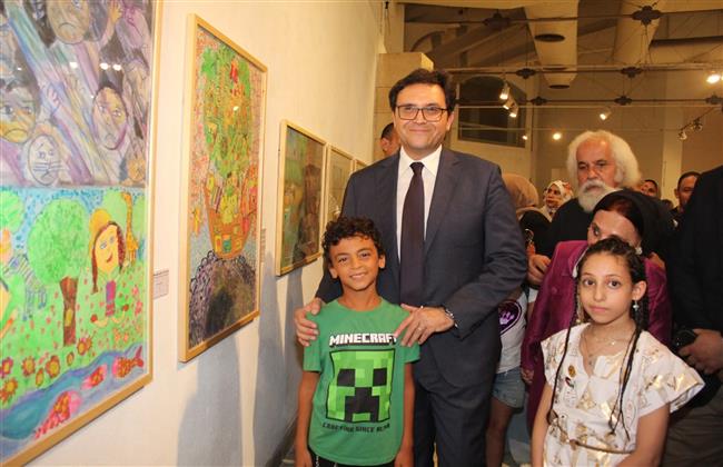 وزير الثقافة يفتتح فعاليات الدورة الثالثة لبينالي القاهرة الدولي لفنون الطفل