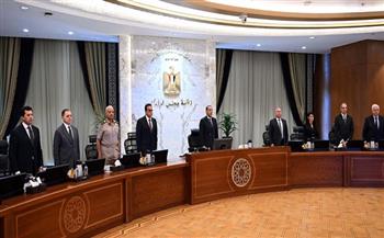 مجلس الوزراء يستهل اجتماعه اليوم بالوقوف دقيقة حداد على روح الدكتور علي المصيلحي 