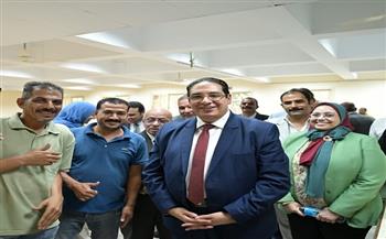 رئيس جامعة القاهرة يشارك في التصويت بانتخابات صندوق الزمالة