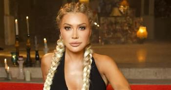 نوال الزغبي ترتدي من تصميم ابنتها تيا في أحدث اغنياتها  
