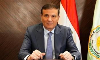 وزير الزراعة يشيد بجهود مركز البحوث الزراعية بعد نجاح زراعة القطن بالبيئات الصحراوية للمرة الأولى