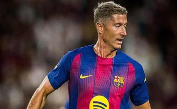 ليفاندوفسكي يرفض عرضا خياليا بـ 100 مليون يورو سنويا للرحيل عن برشلونة