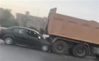  تكثيف التحريات الأمنية لكشف هوية المتهمين بمطاردة سيارة فتيات بطريق الواحات