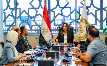 وزيرة التنمية المحلية تستعرض جهود التفتيش البيئي وتطوير آليات الالتزام لتحقيق التنمية المستدامة