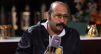 محمد ثروت عن ملابسه في عروض "روكي الغلابة": فيلم صيف! 
