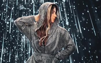 نانسي عجرم بإطلالة جذابة في كليب “جاني بالليل”