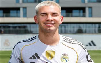 "ماستانتونو" خلال تقديمه لاعبًا جديدًا لريال مدريد: ميسي أفضل لاعب في العالم