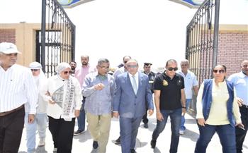 محافظ بورسعيد يتفقد محطات الصرف الصحي ببورفؤاد ويتابع كفاءة العمل