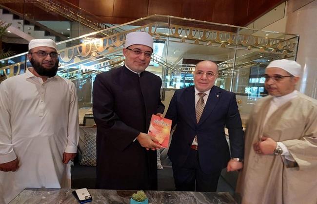 مفتي الجمهورية يودع وفود أكثر من 70 دولة في ختام مؤتمر الإفتاء العالمي العاشر بالقاهرة