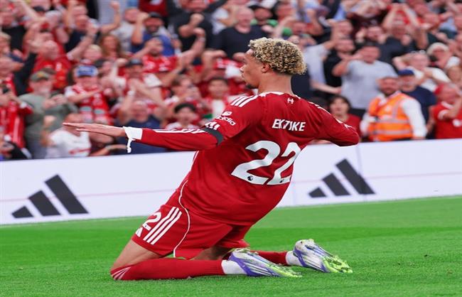 ليفربول يتقدم على بورنموث بهدف في افتتاح الدوري الإنجليزي  