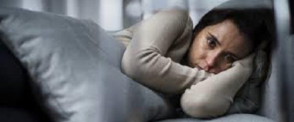 كيف تتغلبين على مشاعر الاكتئاب بطرق طبيعية؟.. خبراء علم النفس يوضحون