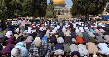 40 ألف فلسطيني يؤدون صلاة الجمعة بالمسجد الأقصى