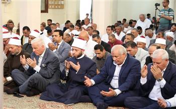 وزير الأوقاف ومحافظ الوادي الجديد يشهدان صلاة الجمعة بمسجد التعمير ببئر العبد