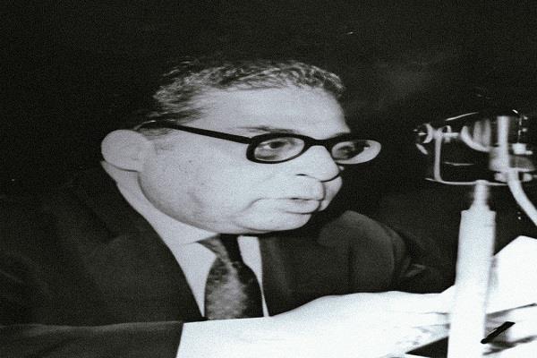 مفدي زكرياء.. «اللهب المقدس» في شعر الثورة الجزائرية