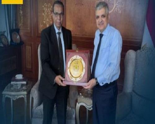 رئيس هيئة قناة السويس يدعم النادي الإسماعيلي  