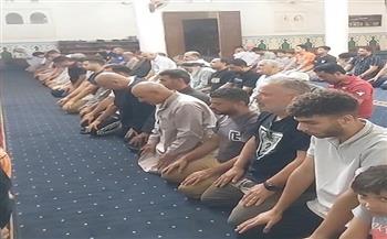 انهيار الفنان صبحي خليل فى جنازة والدته بالغربية