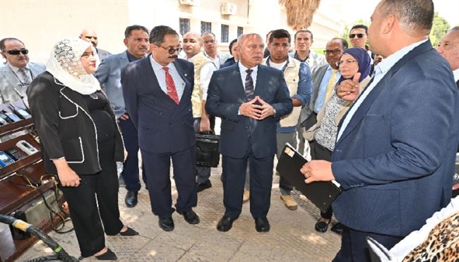 وزير الصناعة يبحث تحويل مصنع الحديد والصلب بحلوان إلى مجمع صناعي للنسيج والملابس الجاهزة  