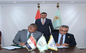وزير الزراعة يشهد توقيع بروتوكول لتصنيع آلات تطويش الذرة محليا