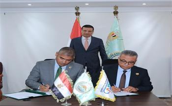 وزير الزراعة يشهد توقيع بروتوكول لتصنيع آلات تطويش الذرة محليا