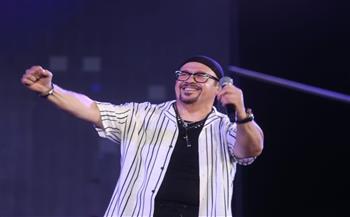 هشام عباس وكايرو كافيه وفلكلور كازاخستان على مسرح المحكى 