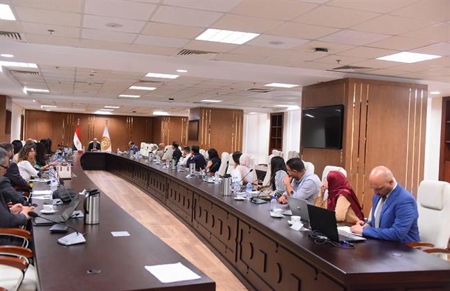 وزير العمل يفتتح ندوة توعوية بقانون العمل الجديد