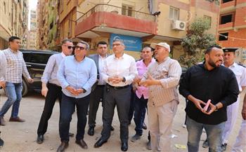 محافظ الجيزة يقود أعمال إزالة 6 أبراج مخالفة بشارع اللبيني بحي الهرم
