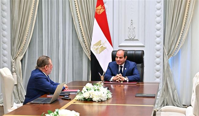 الرئيس السيسي يجتمع مع محافظ البنك المركزي