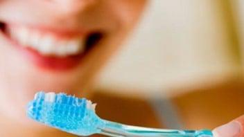 لصحة فمك.. أسباب تجبرك على ضرورة تغيير فرشاة أسنانك باستمرار 