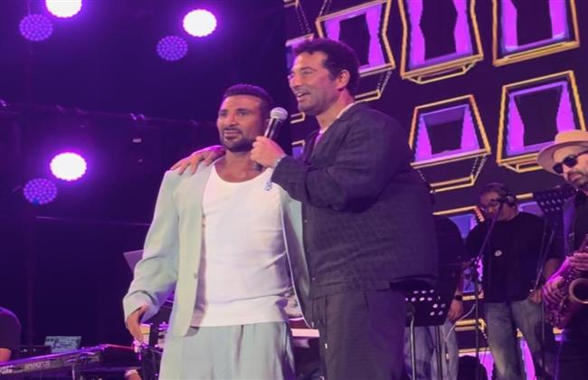 أحمد سعد يغني مع شقيقة عمرو "أخويا" في حفله ب "ليالي مراسي"
