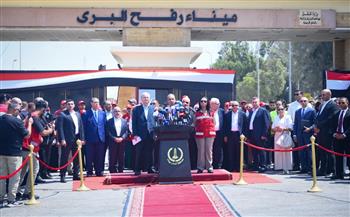رئيس وزراء فلسطين من أمام معبر رفح: "شكرا لقيادة وشعب مصر"