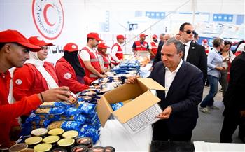 وزير الخارجية ورئيس الوزراء الفلسطيني يزوران المركز اللوجيستي الرئيسي لجميعة الهلال الأحمر المصري