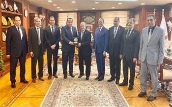 رئيس النيابة الإدارية يستقبل رئيس الهيئة الوطنية للانتخابات لتهنئته بالمنصب الجديد