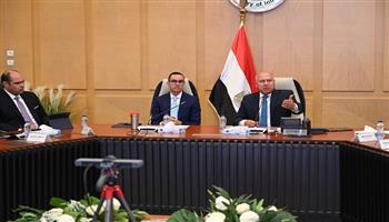 كامل الوزير يبحث مع مصنعي الأسمنت خفض الأسعار وتشغيل الخطوط المتوقفة