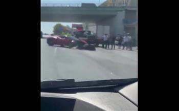 ميكانيكي منحوس.. أصلح سيارة فارهة ثم دمّرها في حادث أثناء تجربتها (فيديو)