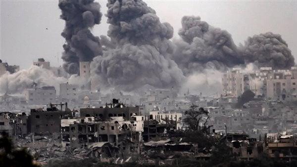 جيش الاحتلال ينسف عددا من المباني في حي الأمل شمالي مدينة خان يونس جنوبي قطاع غزة