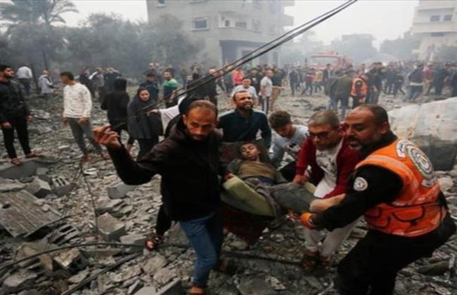 22 شهيدا بينهم 12 من منتظري المساعدات بنيران الاحتلال اليوم في قطاع غزة