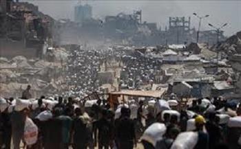 استشهاد 24 فلسطينيًا منذ الفجر.. والأونروا تطالب بإغراق غزة بالمساعدات الغذائية فورًا