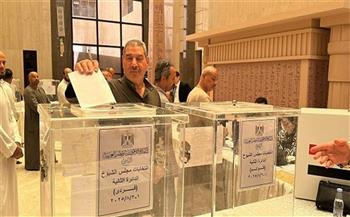 الجالية المصرية في روسيا تواصل التصويت في السفارة المصرية بموسكو