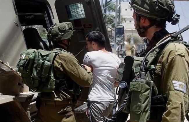 الاحتلال يعتقل شابًا فلسطينيًا قرب طولكرم بزعم محاولة تنفيذ عملية طعن 